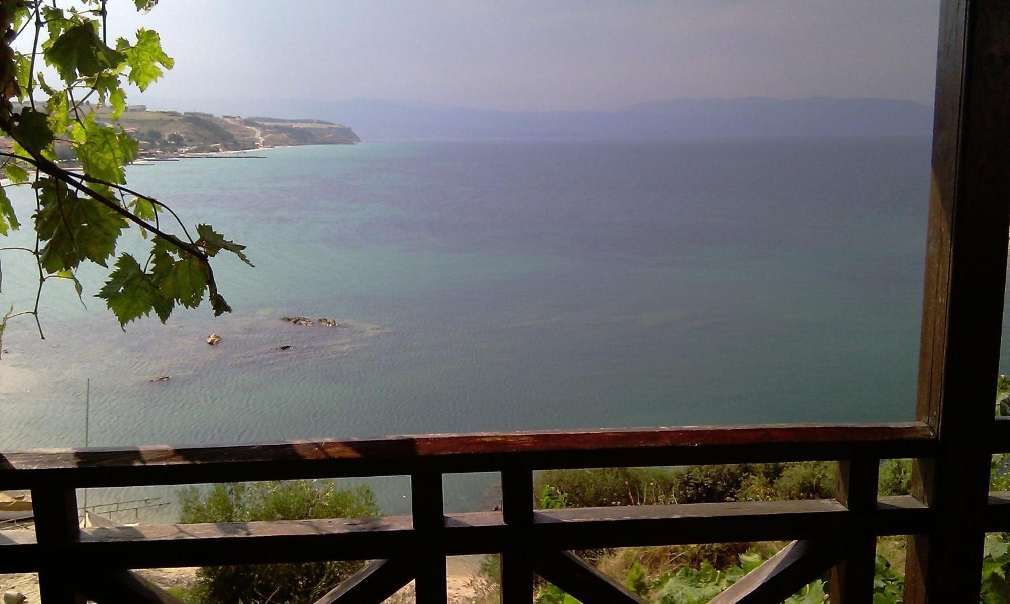 Lazaridis Luxury & * Nea Roda