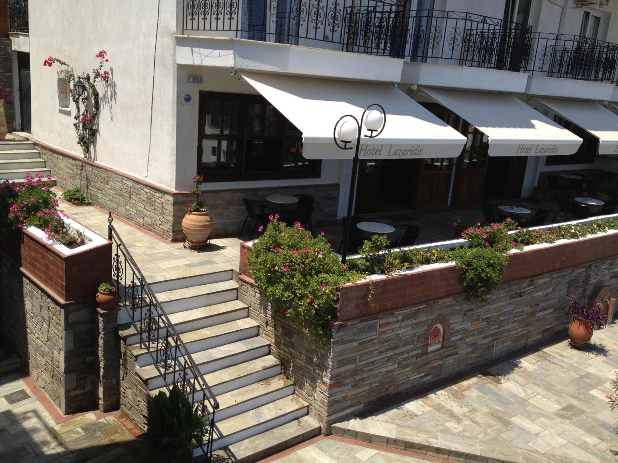 Lazaridis Luxury & * Nea Roda