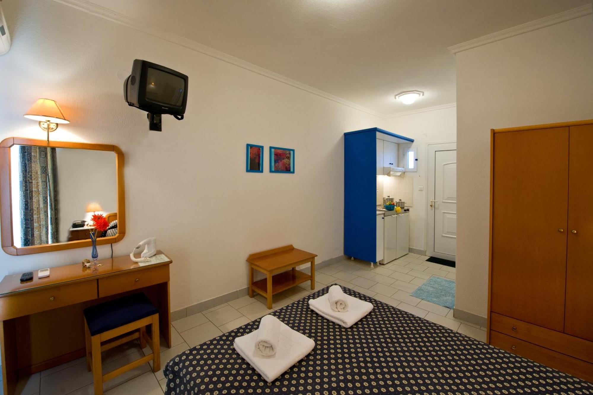 Apartment Lazaridis Luxury & Nea Roda