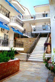 Lazaridis Luxury & Apartment Nea Roda