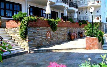Lazaridis Luxury &