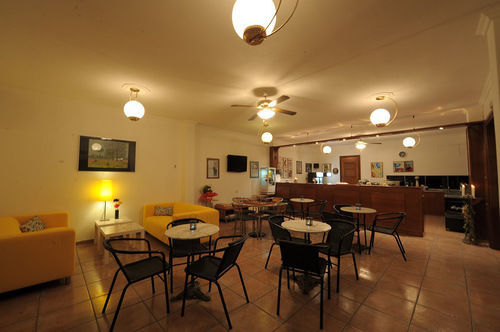 Lazaridis Luxury & *