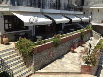 Lazaridis Luxury & *